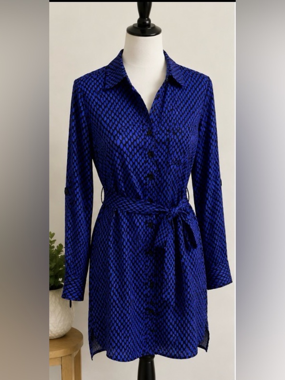 Diane von Furstenberg 100% Silk Blue Geometric Shirt Dress Tunic Size 4